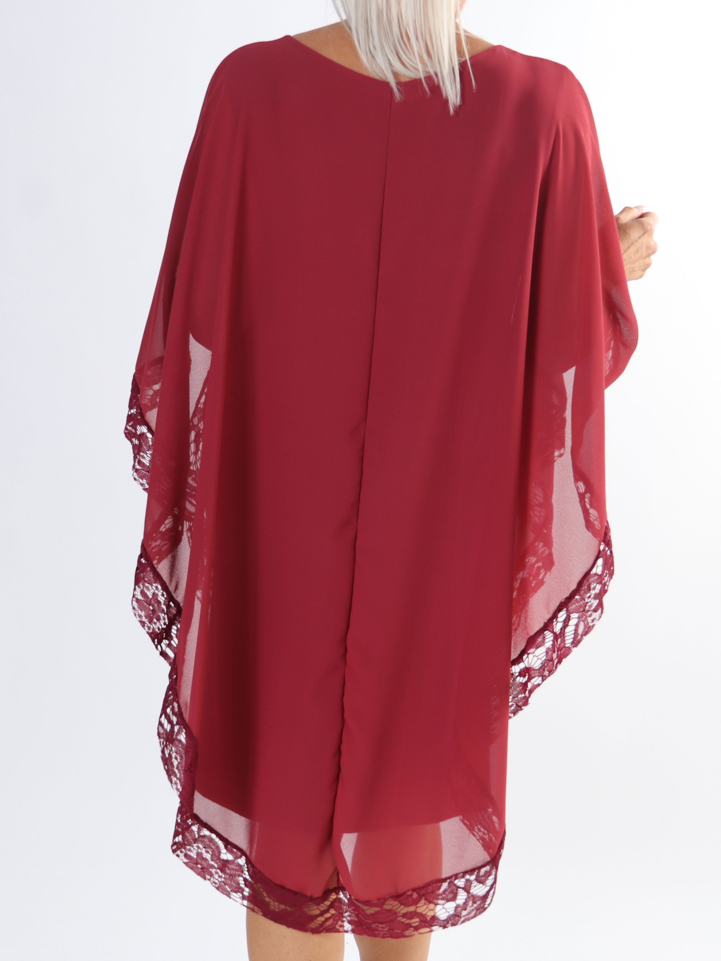 Kenya Edge - Plus size tunikaklänning med chiffonglager och spetskant